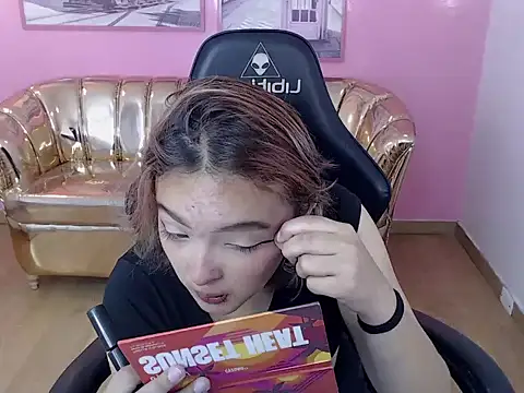 Snapshot of mia_foster_t chatting on 24, 10, 2025 mia foster t online show from 24, 10, 2025