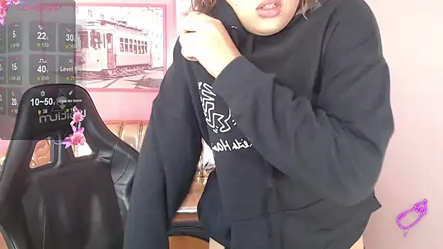 Snapshot of mia_foster_t chatting on 5, 11, 2025 mia foster t online show from 5, 11, 2025