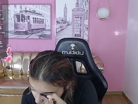 Snapshot of mia_foster_t chatting on 6, 11, 2025 mia foster t online show from 6, 11, 2025