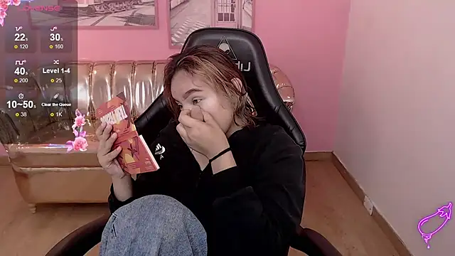 Snapshot of mia_foster_t chatting on 8, 11, 2025 mia foster t online show from 8, 11, 2025