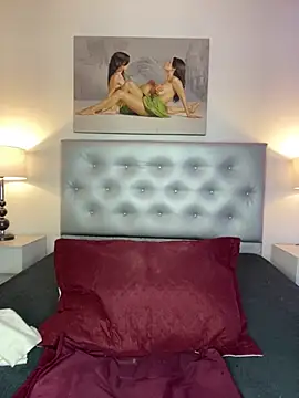 Snapshot of Mariaaam_ chatting on 18, 10, 2025 Mariaaam online show from 18, 10, 2025