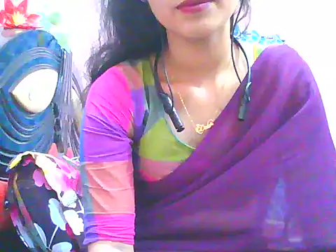 Snapshot of night_queeen7 chatting on 28, 10, 2025 night queeen7 online show from 28, 10, 2025