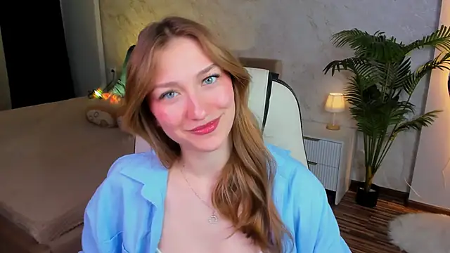 Snapshot of AngelAnabelle chatting on 4, 10, 2025 AngelAnabelle online show from 4, 10, 2025