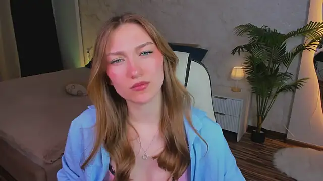 Snapshot of AngelAnabelle chatting on 5, 10, 2025 AngelAnabelle online show from 5, 10, 2025