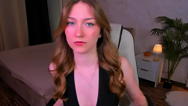 Snapshot of AngelAnabelle chatting on 6, 11, 2025 AngelAnabelle online show from 6, 11, 2025