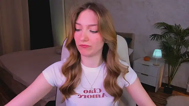 Snapshot of AngelAnabelle chatting on 7, 11, 2025 AngelAnabelle online show from 7, 11, 2025