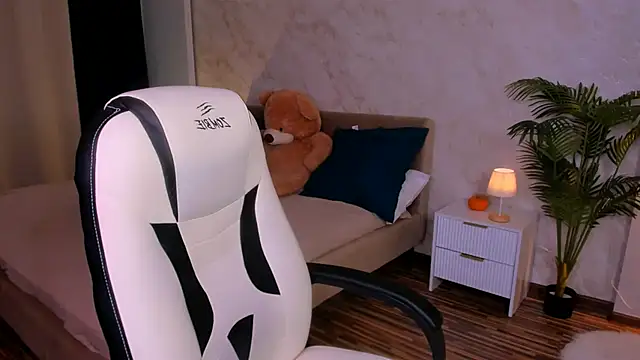 Snapshot of AngelAnabelle chatting on 13, 11, 2025 AngelAnabelle online show from 13, 11, 2025