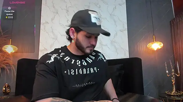 Snapshot of ElianKeiser chatting on 21, 11, 2025 ElianKeiser online show from 21, 11, 2025