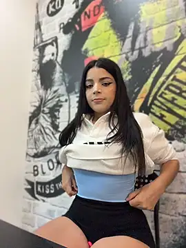ArieliciousXXX online show from 29, 5, 2026