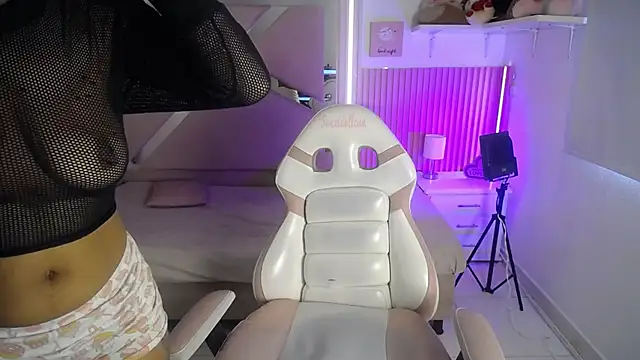 Charlotte ebony  online show from 16, 10, 2025