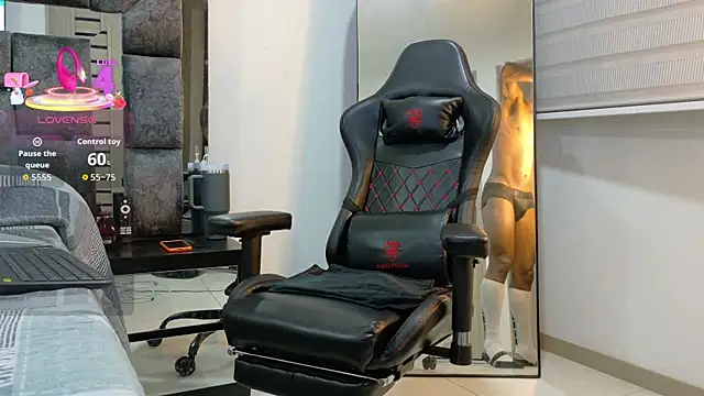 johnjaguar1  online show from 3, 10, 2025