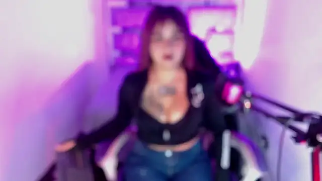 Snapshot of ivoni chatting on 4, 10, 2025 ivoni online show from 4, 10, 2025