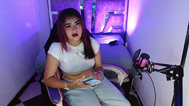 Snapshot of ivoni chatting on 6, 10, 2025 ivoni online show from 6, 10, 2025