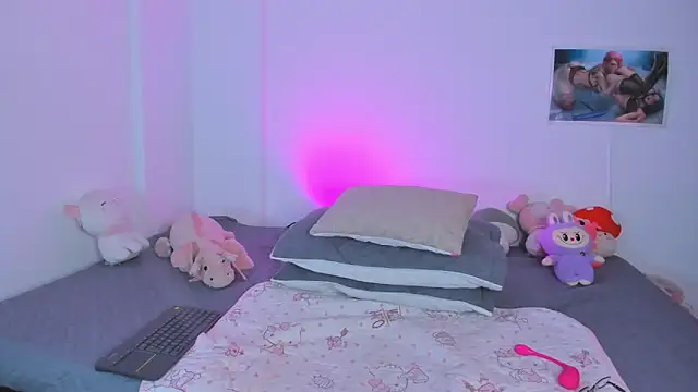 Miaengels  online show from 11, 4, 2026