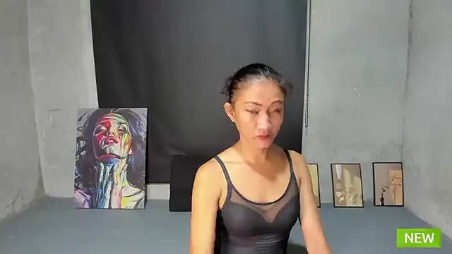 MissAriba online show from 10, 10, 2025