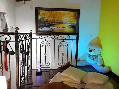 Zulyhenao online show from 24, 11, 2025