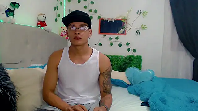 Snapshot of Piliphe_latin chatting on 2, 10, 2025 Piliphe latin online show from 2, 10, 2025