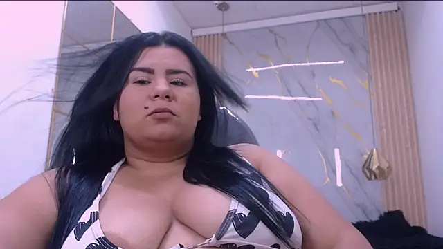 Snapshot of chuby_pau chatting on 8, 10, 2025 chuby pau online show from 8, 10, 2025