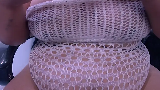 Snapshot of chuby_pau chatting on 16, 10, 2025 chuby pau online show from 16, 10, 2025