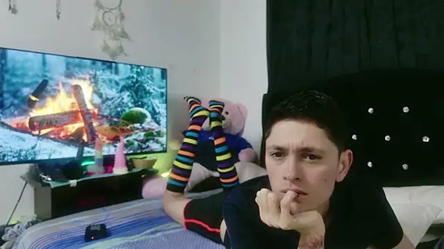 Snapshot of Tyler_cat chatting on 7, 10, 2025 Tyler cat online show from 7, 10, 2025