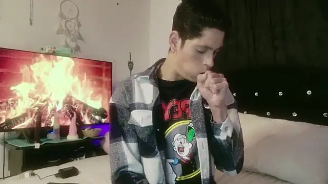 Snapshot of Tyler_cat chatting on 29, 10, 2025 Tyler cat online show from 29, 10, 2025