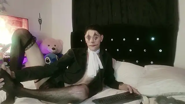 Snapshot of Tyler_cat chatting on 1, 11, 2025 Tyler cat online show from 1, 11, 2025