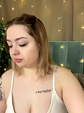 Snapshot of KellyMoors chatting on 20, 10, 2025 KellyMoors online show from 20, 10, 2025