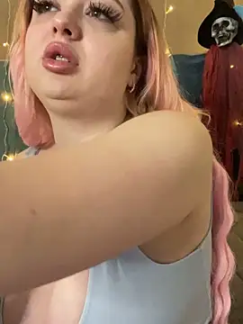 Snapshot of KellyMoors chatting on 7, 11, 2025 KellyMoors online show from 7, 11, 2025