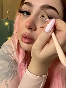 Snapshot of KellyMoors chatting on 8, 11, 2025 KellyMoors online show from 8, 11, 2025