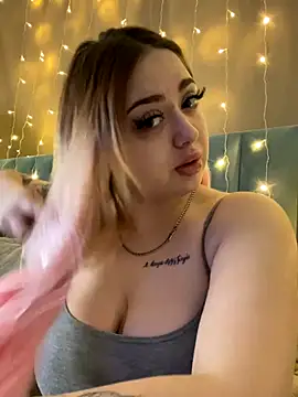 Snapshot of KellyMoors chatting on 16, 11, 2025 KellyMoors online show from 16, 11, 2025