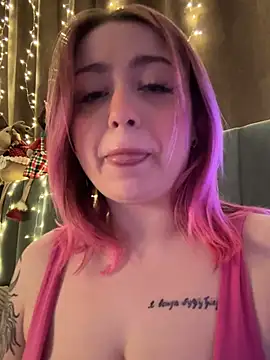 Snapshot of KellyMoors chatting on 12, 1, 2026 KellyMoors online show from 12, 1, 2026