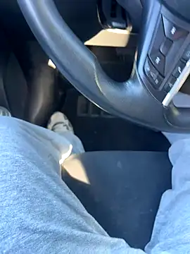 Snapshot of ayrtonmen chatting on 29, 10, 2025 ayrtonmen online show from 29, 10, 2025