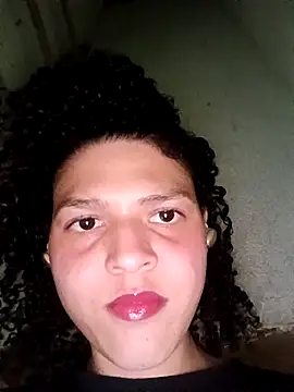 Snapshot of Larissinhamm chatting on 3, 10, 2025 Larissinhamm online show from 3, 10, 2025