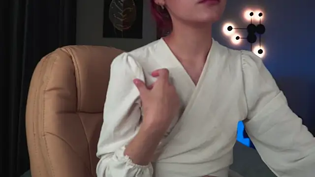 Snapshot of ElizabethMilller_ chatting on 6, 10, 2025 ElizabethMilller online show from 6, 10, 2025