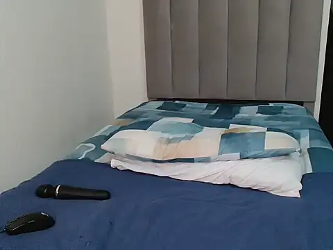 Snapshot of Sex_bomb30 chatting on 28, 10, 2025 Sex bomb30 online show from 28, 10, 2025