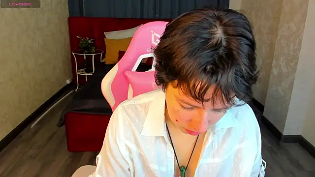 Sara Frayer online show from 9, 10, 2025