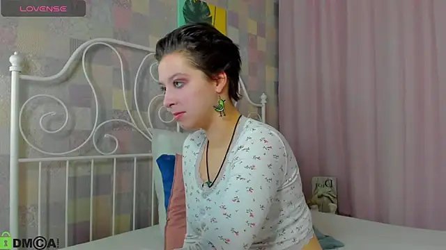 Sara Frayer online show from 26, 11, 2025