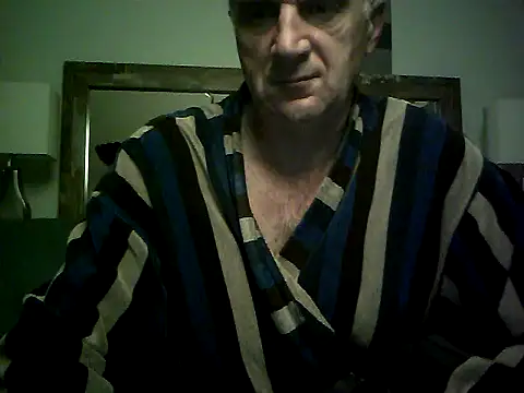 Snapshot of Vintermelon2 chatting on 4, 10, 2025 Vintermelon2 online show from 4, 10, 2025