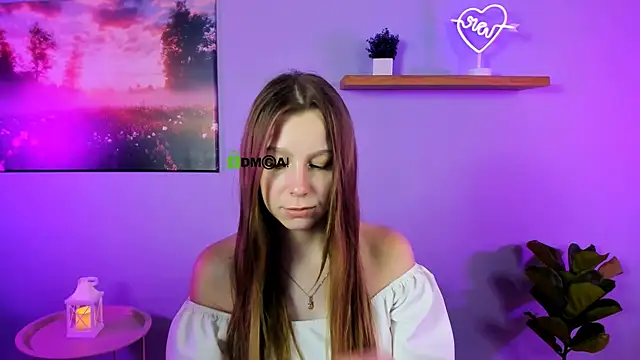 Snapshot of esme_moore_ chatting on 7, 10, 2025 esme moore online show from 7, 10, 2025