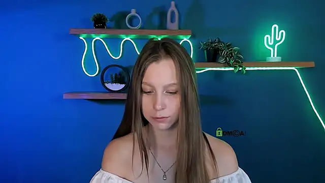 Snapshot of esme_moore_ chatting on 9, 10, 2025 esme moore online show from 9, 10, 2025