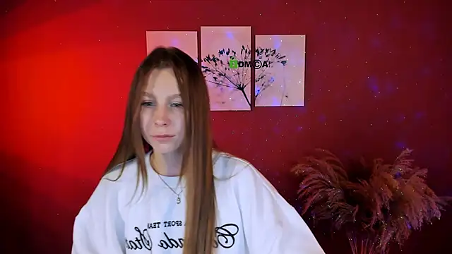 Snapshot of esme_moore_ chatting on 10, 10, 2025 esme moore online show from 10, 10, 2025