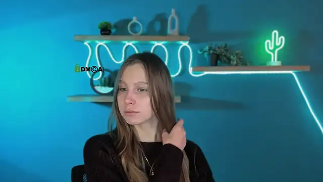 Snapshot of esme_moore_ chatting on 13, 10, 2025 esme moore online show from 13, 10, 2025