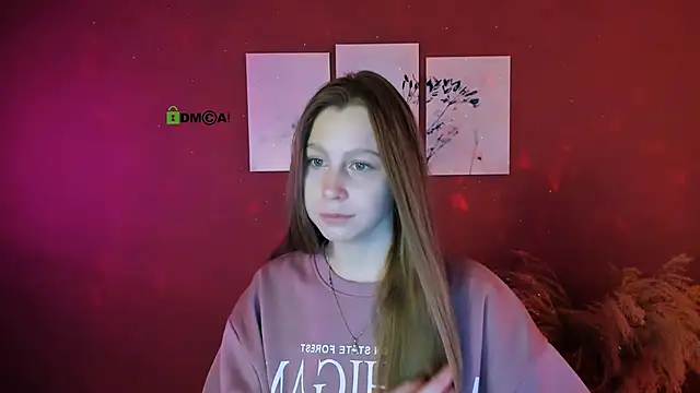 Snapshot of esme_moore_ chatting on 14, 10, 2025 esme moore online show from 14, 10, 2025