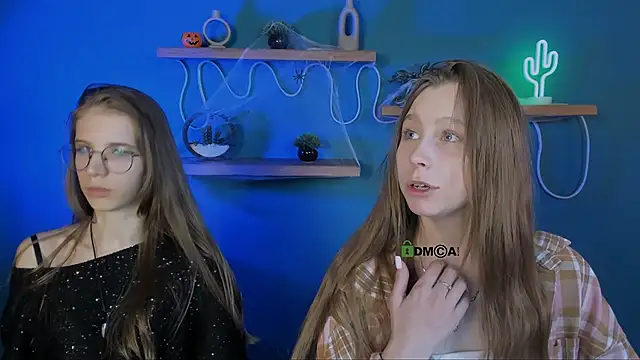 Snapshot of esme_moore_ chatting on 29, 10, 2025 esme moore online show from 29, 10, 2025