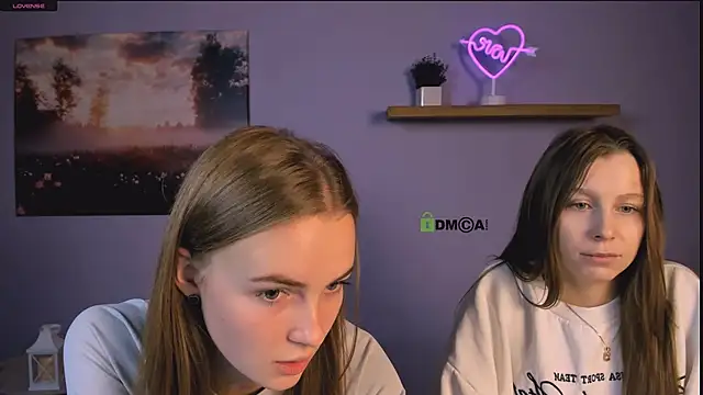 Snapshot of esme_moore_ chatting on 13, 11, 2025 esme moore online show from 13, 11, 2025