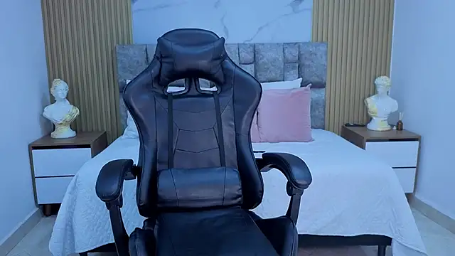 Snapshot of angel__kiss chatting on 15, 12, 2025 angel kiss online show from 15, 12, 2025