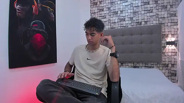 Snapshot of Ethan_Brown0 chatting on 3, 10, 2025 Ethan Brown0 online show from 3, 10, 2025