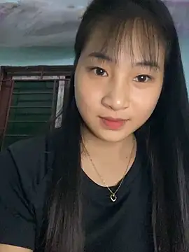 Snapshot of banlinh004 chatting on 5, 10, 2025 banlinh004 online show from 5, 10, 2025