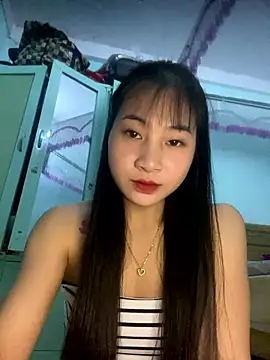 Snapshot of banlinh004 chatting on 8, 1, 2026 banlinh004 online show from 8, 1, 2026
