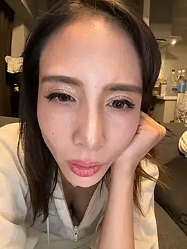 Snapshot of rena_rena_rena chatting on 2, 10, 2025 rena rena rena online show from 2, 10, 2025